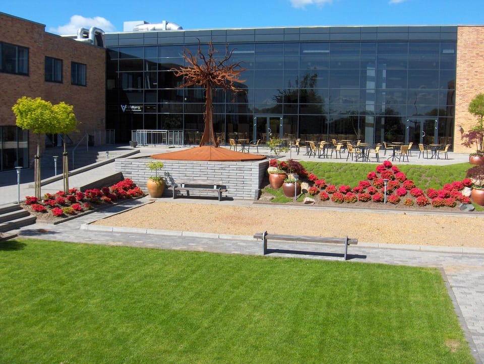 Facade/entrance, Garden