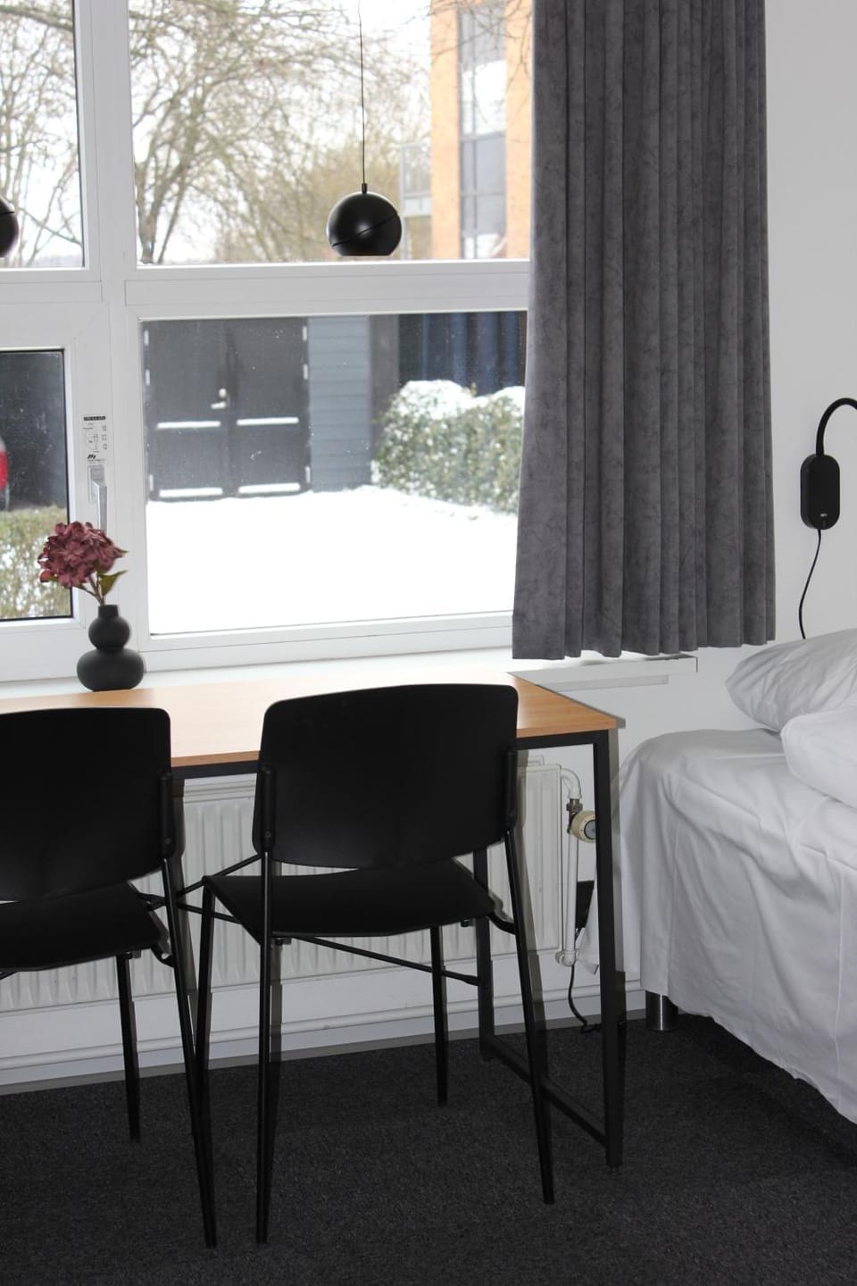 Bed, Living room, Bedroom