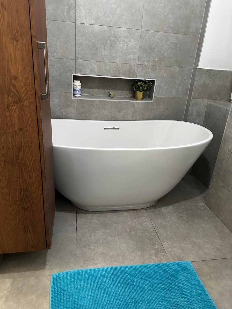 Bathroom, Bath