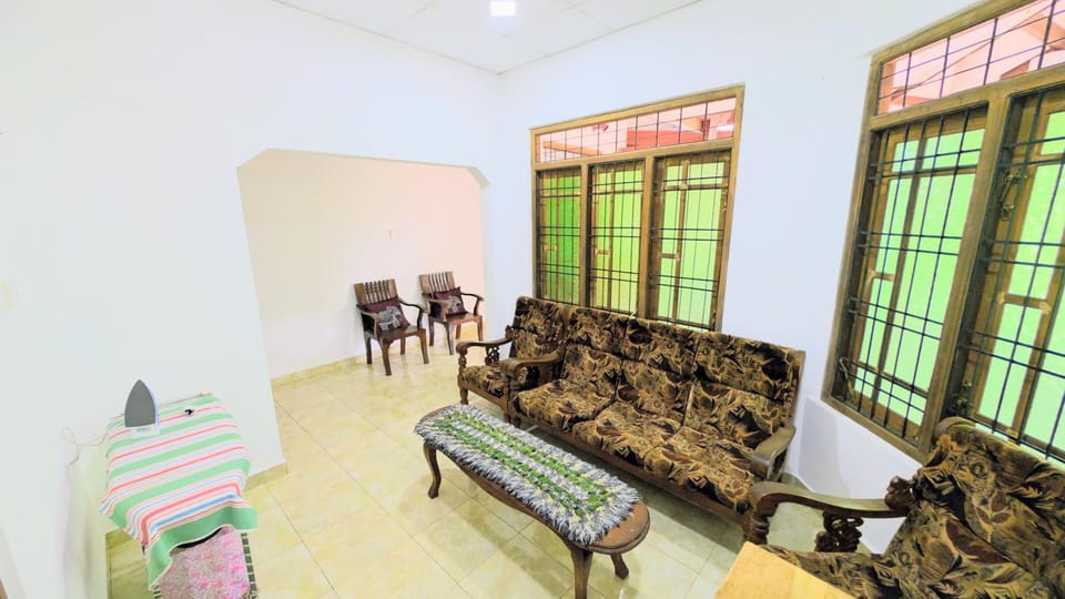 Thuru Sisila Resort Bed and Breakfast in Sri Lanka