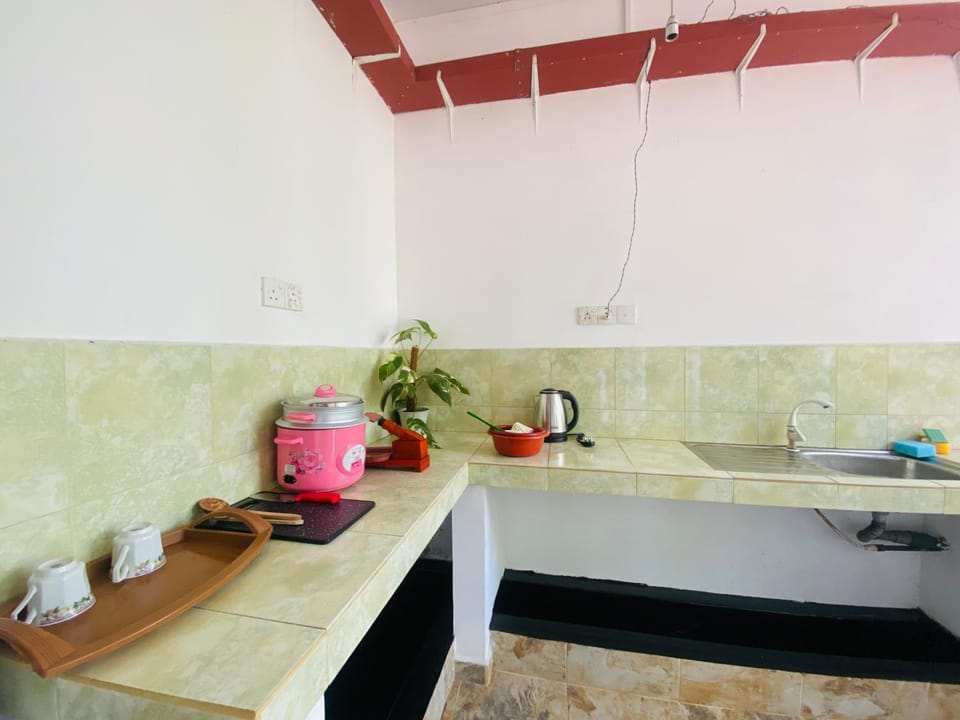 Thuru Sisila Resort Bed and Breakfast in Sri Lanka