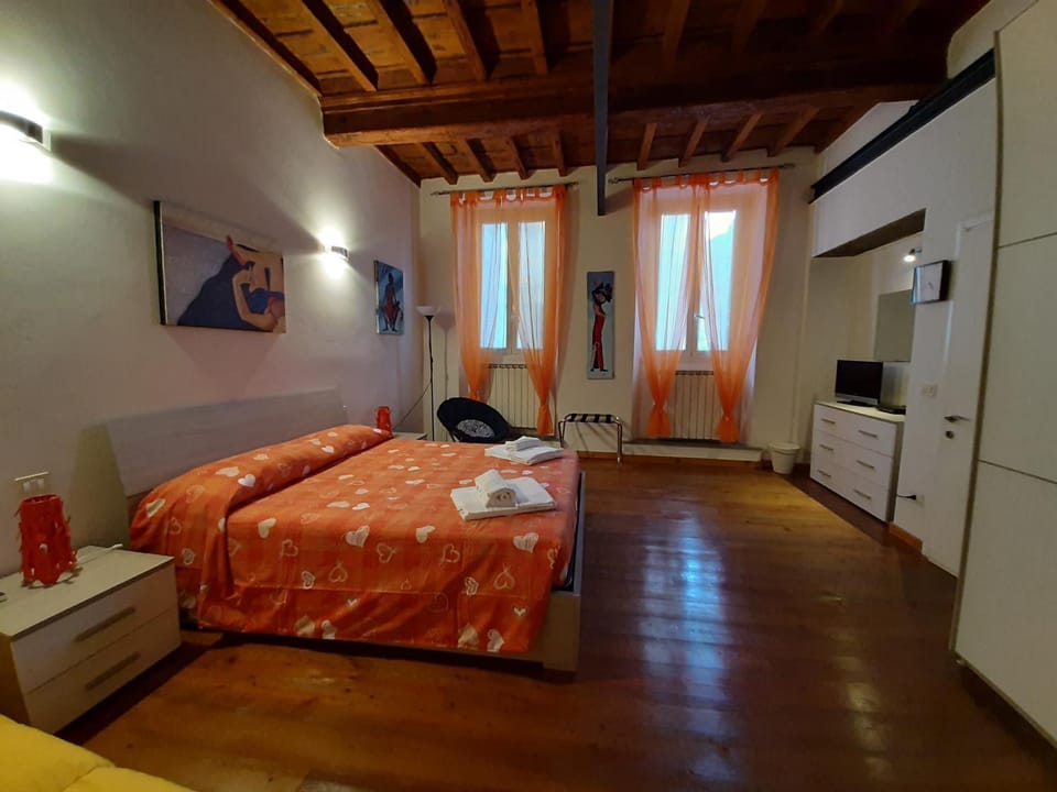 Bed, Photo of the whole room, Bedroom, towels, wardrobe