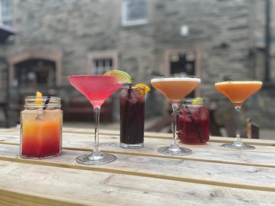 Lounge or bar, Alcoholic drinks