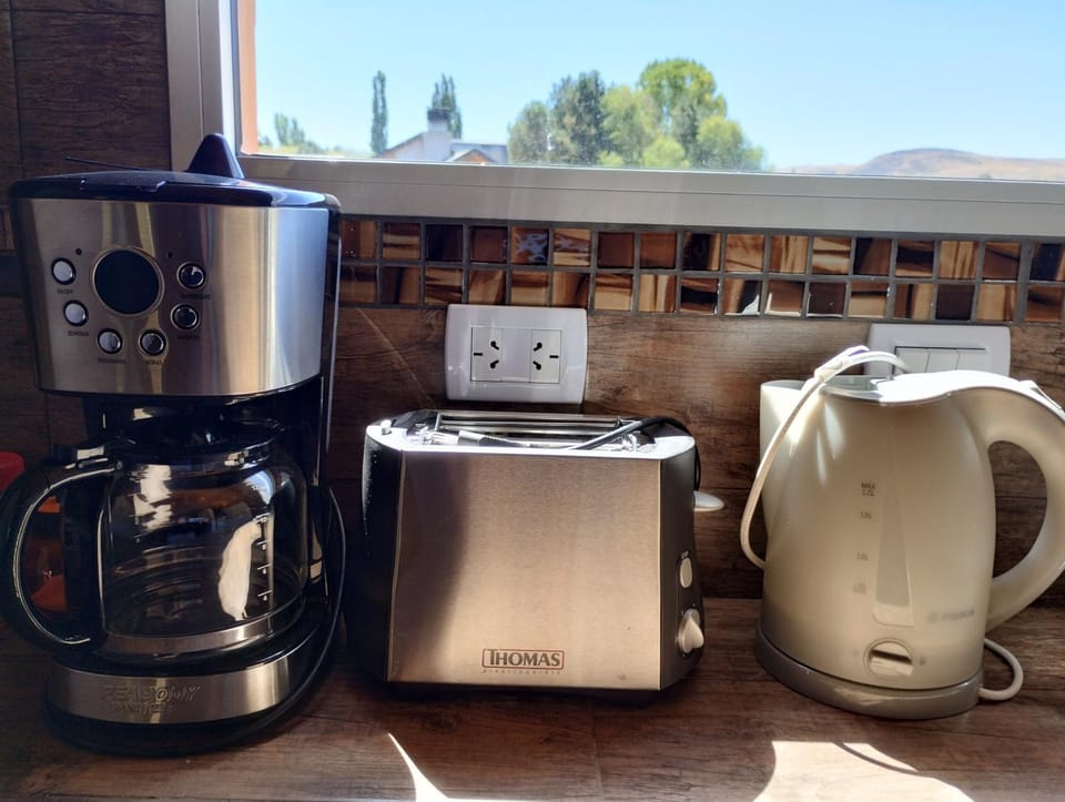 Coffee/tea facilities, Kitchen or kitchenette