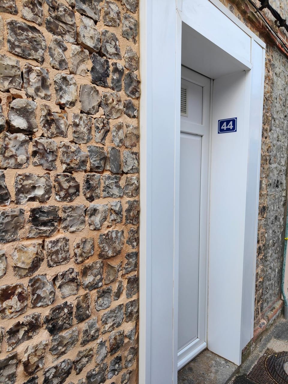 la belle vue le diamant des yeux mer et golf front mer Apartment in Étretat