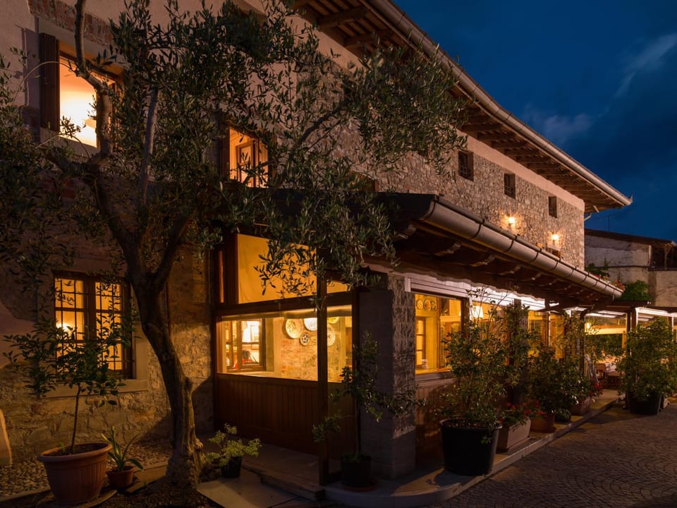 Property building, Facade/entrance, Night