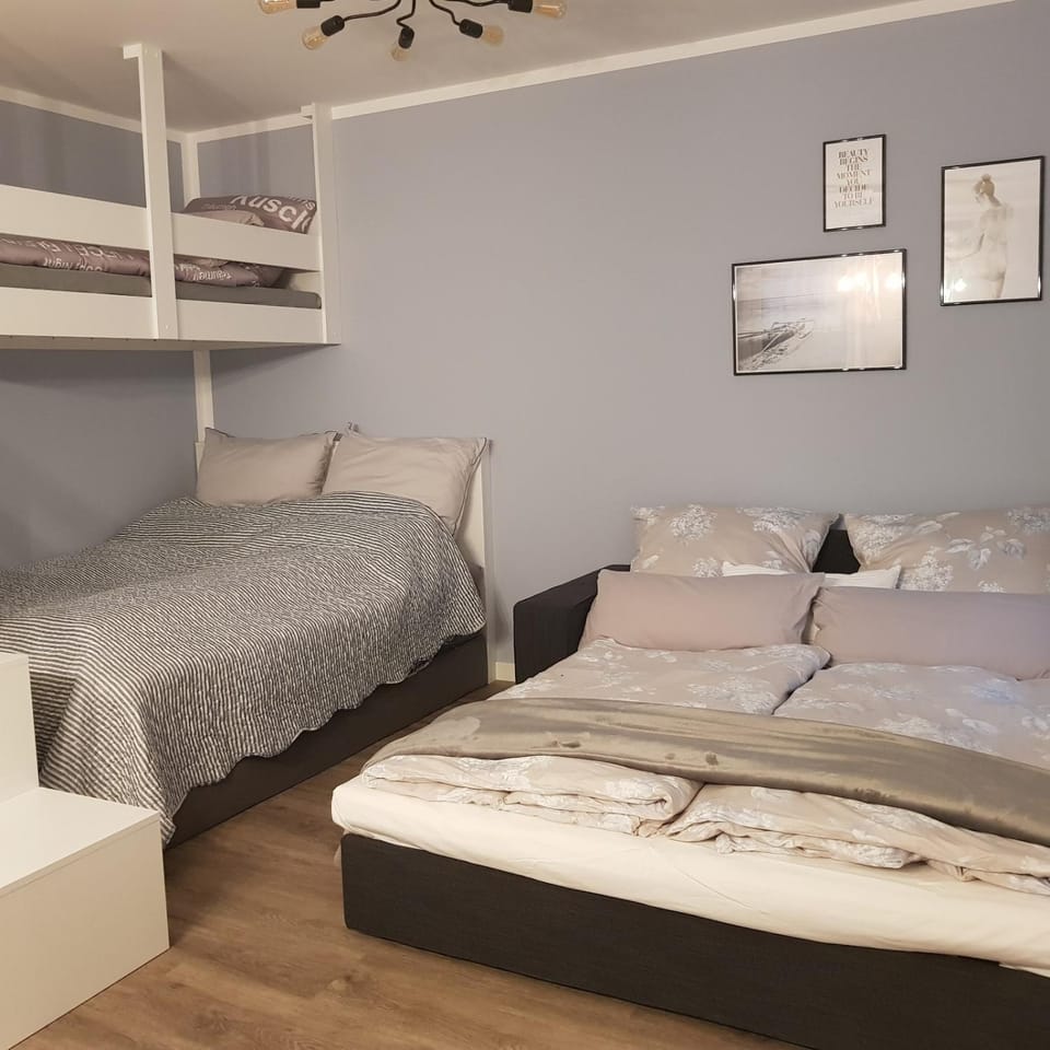 Bed, Living room, Bedroom, bunk bed