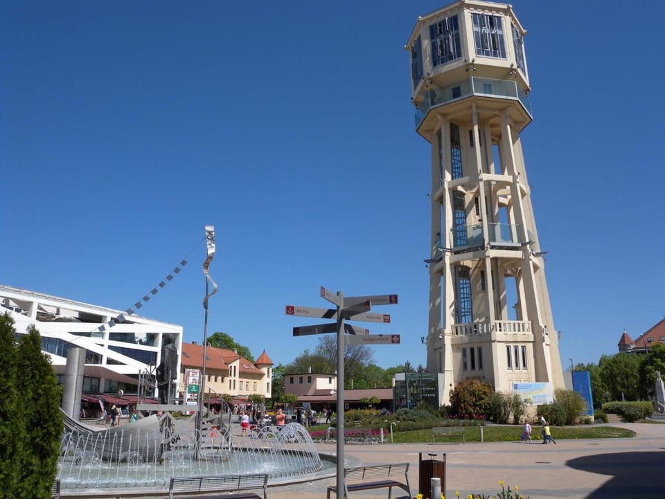 Nearby landmark, Summer