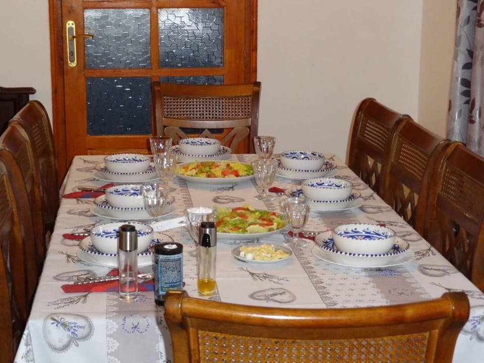 Restaurant/places to eat, Dining area