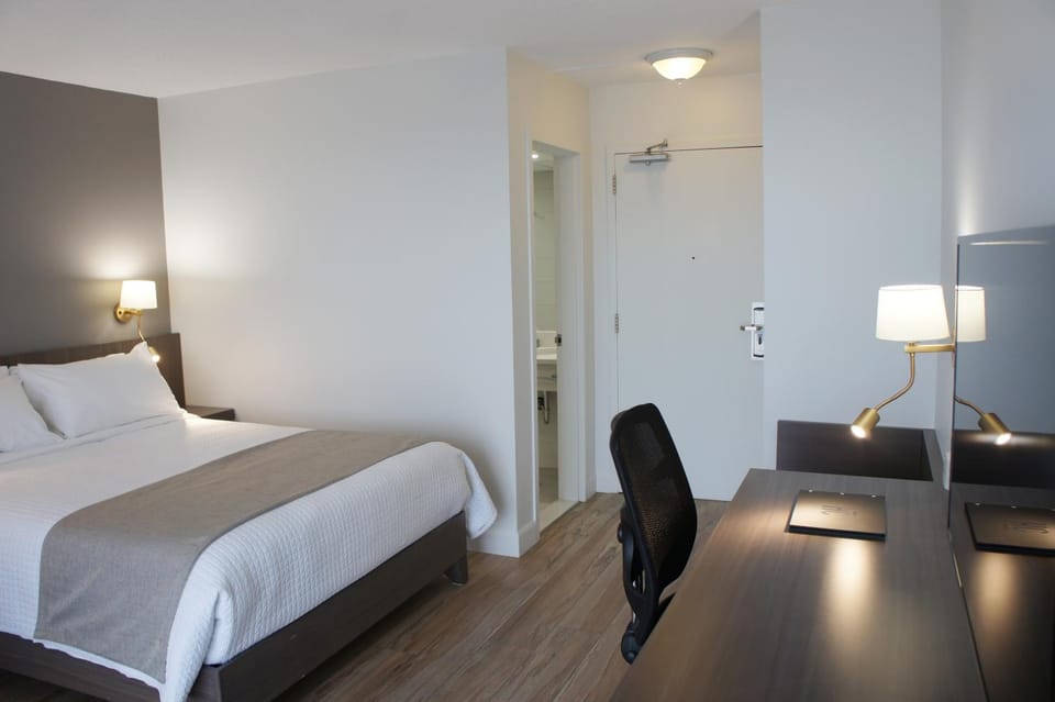 Seating area, Bedroom