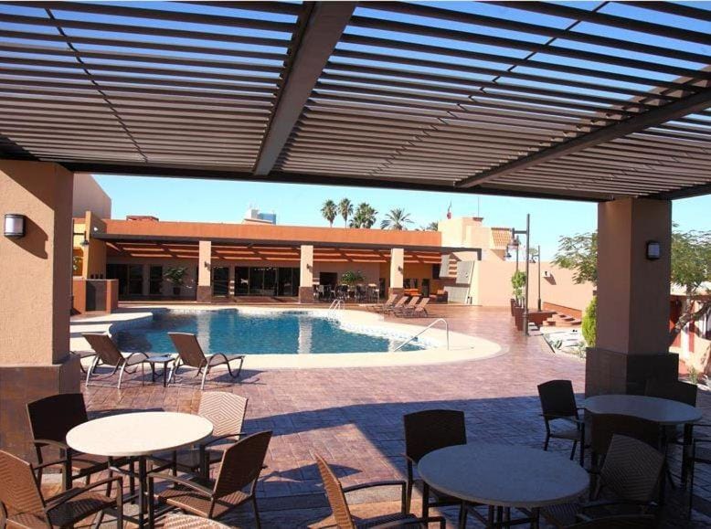 Day, Swimming pool, Swimming pool