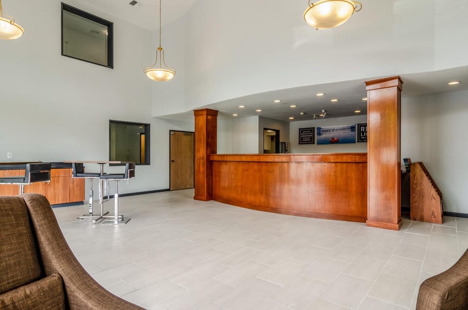 Red Lion Inn & Suites Des Moines Hotel in Des Moines