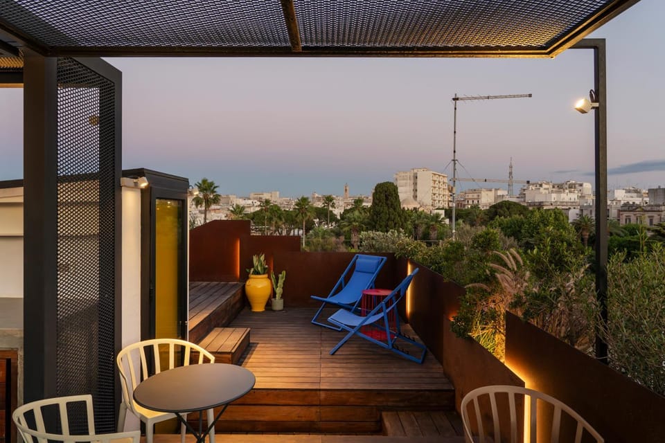 View (from property/room), Balcony/Terrace, Seating area, sunbed