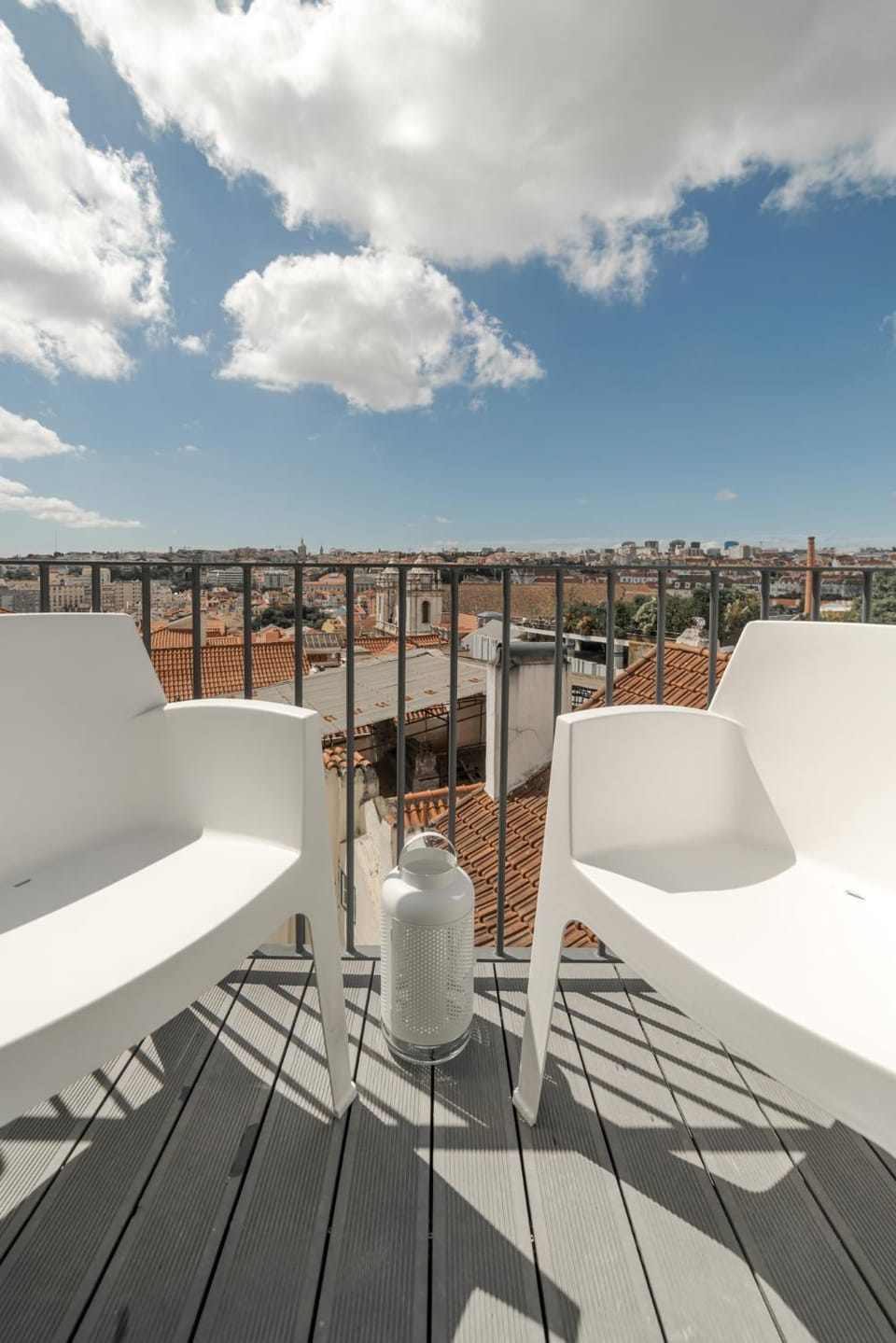 Spring, Off site, Day, Balcony/Terrace, Decorative detail, City view, Landmark view, Street view