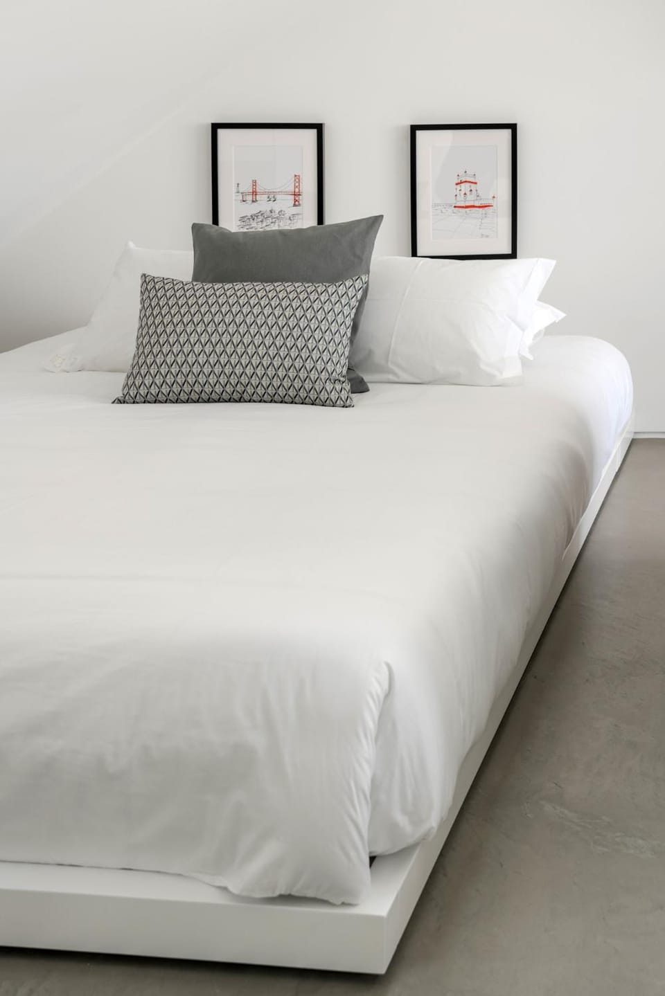 Bed, Photo of the whole room, Decorative detail, Bedroom
