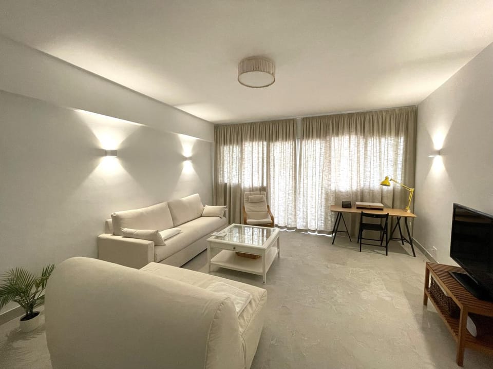 TV and multimedia, Living room, Seating area
