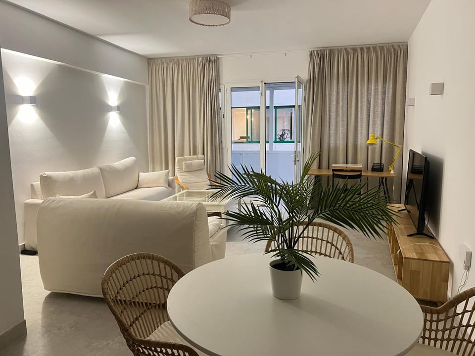 TV and multimedia, Living room, Dining area