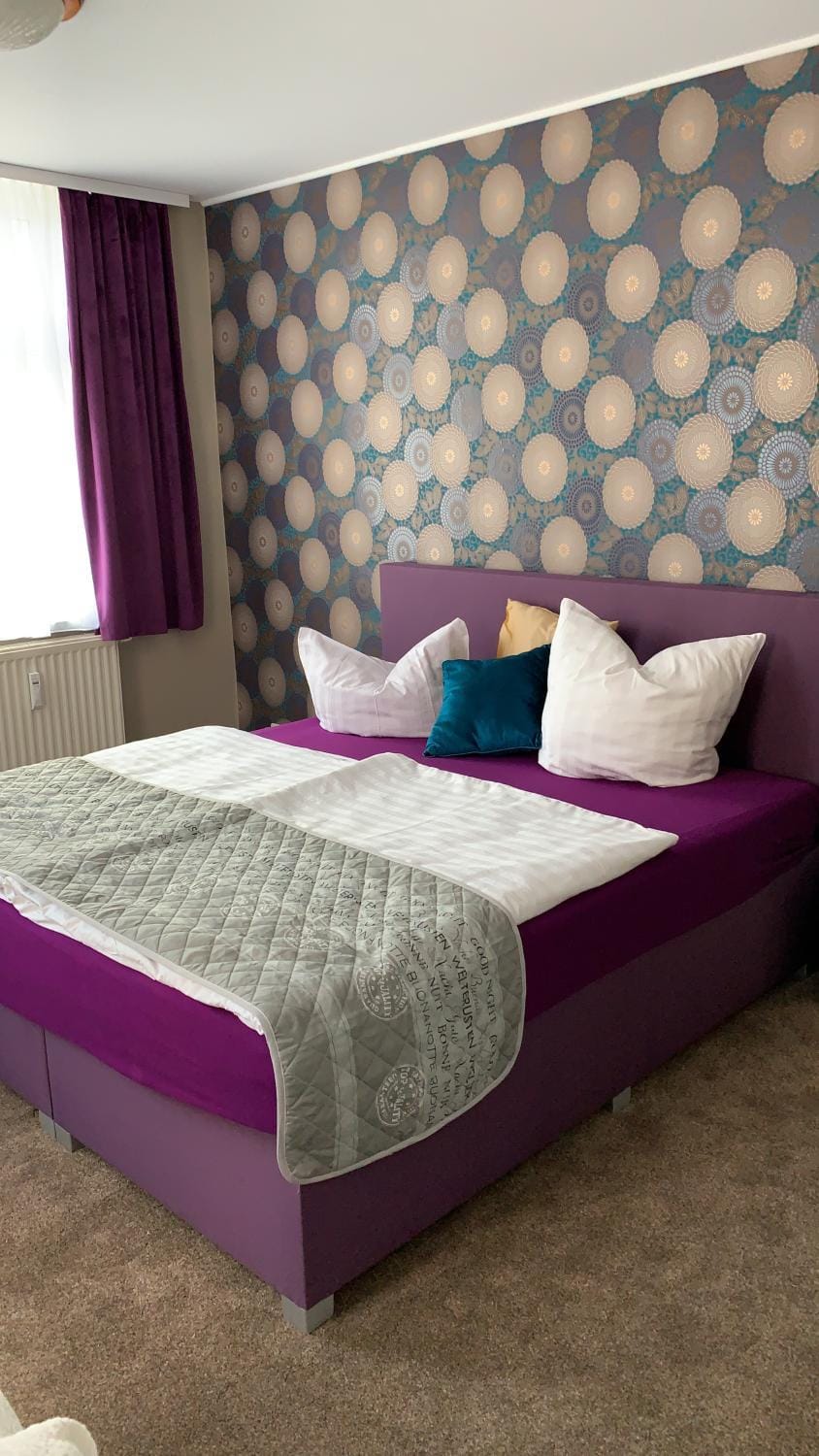 Bed, Photo of the whole room