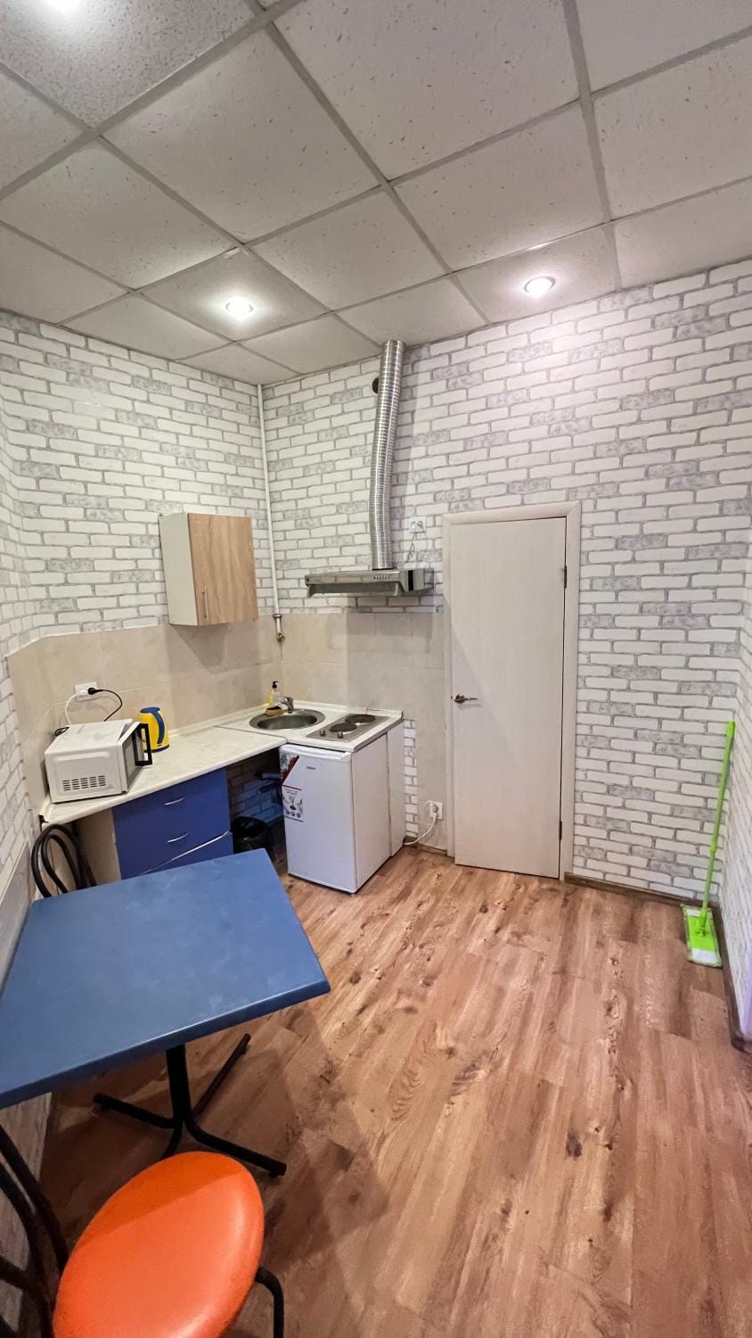 Kitchen or kitchenette, Dining area, stove
