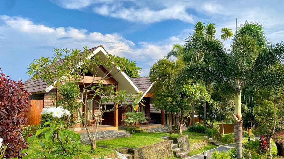 Pondok Senaru Cottages Campground/ 
RV Resort in West Nusa Tenggara, Indonesia