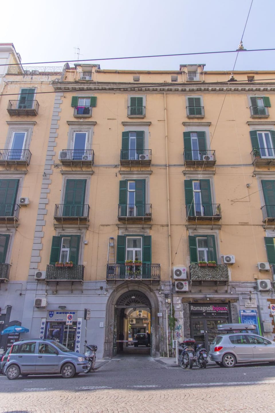 Facade/entrance