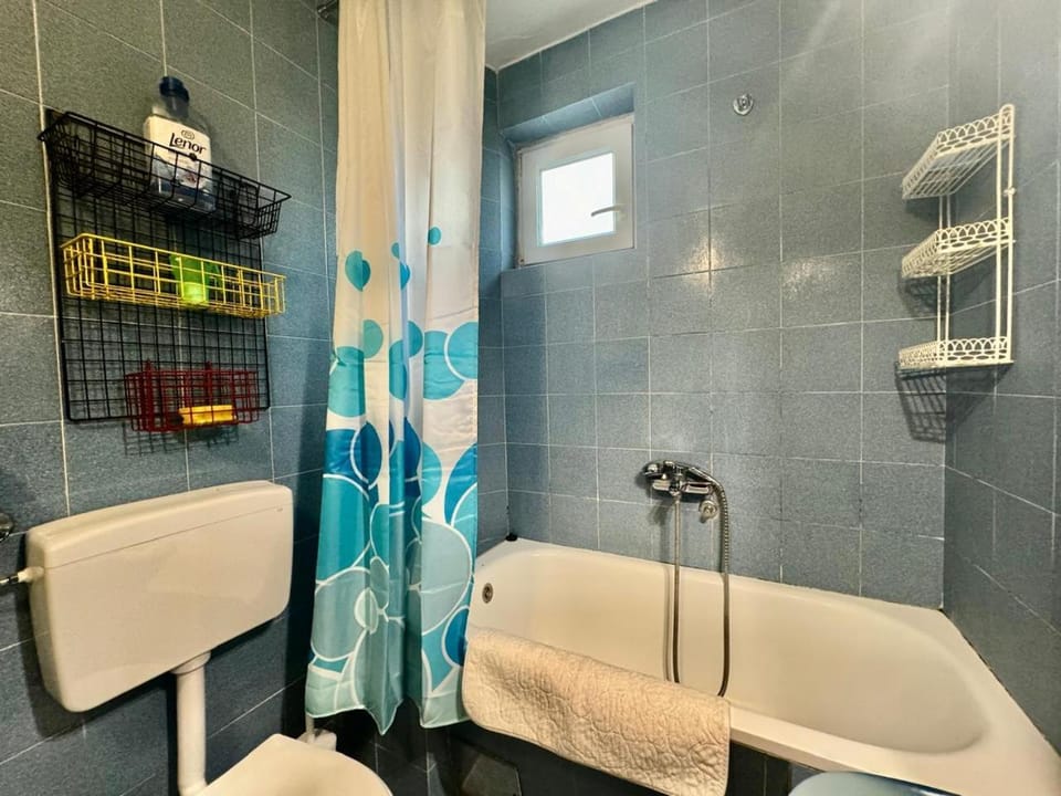 Bathroom, Bath