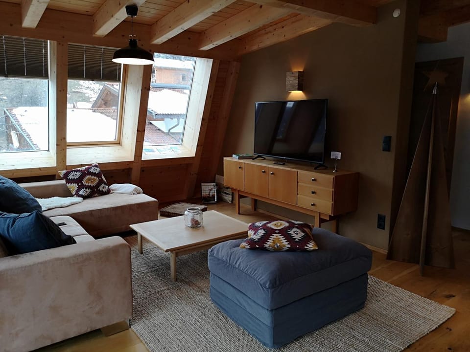 S'Obadoba - Penthouse Falkeis Apartment in Trentino-South Tyrol