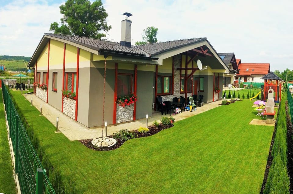 Property building, Garden