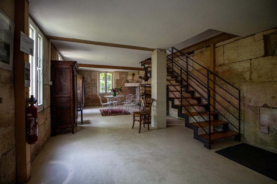 Le Gué Renard-un Balcon Sur La Charente House in Nouvelle-Aquitaine