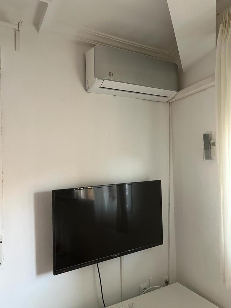 TV and multimedia, air conditioner