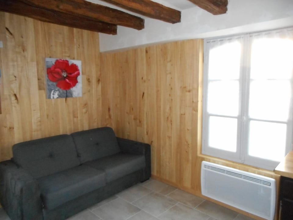 Living room, Seating area, internet