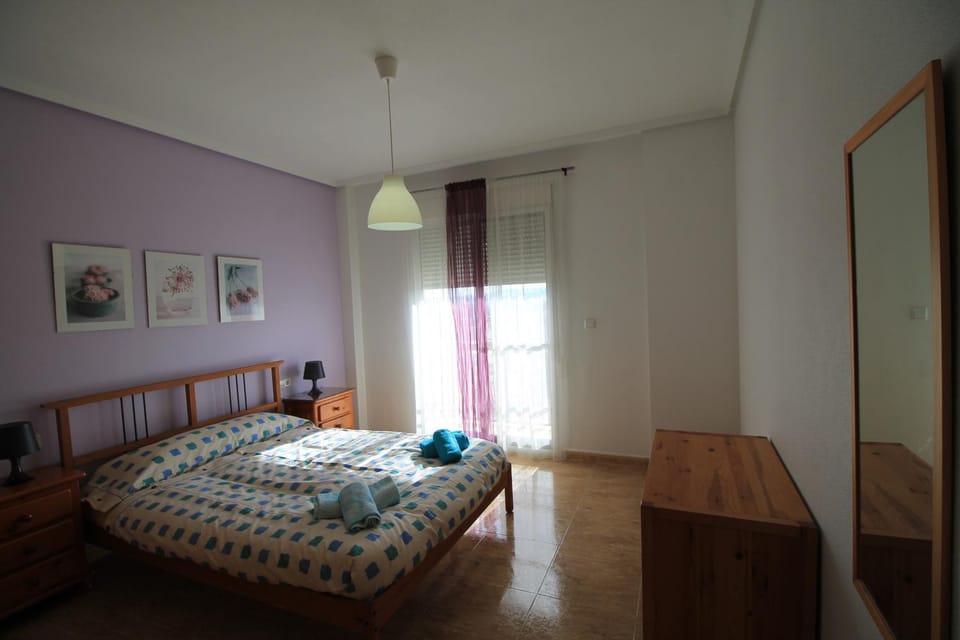 Staff, Bed, Decorative detail, City view