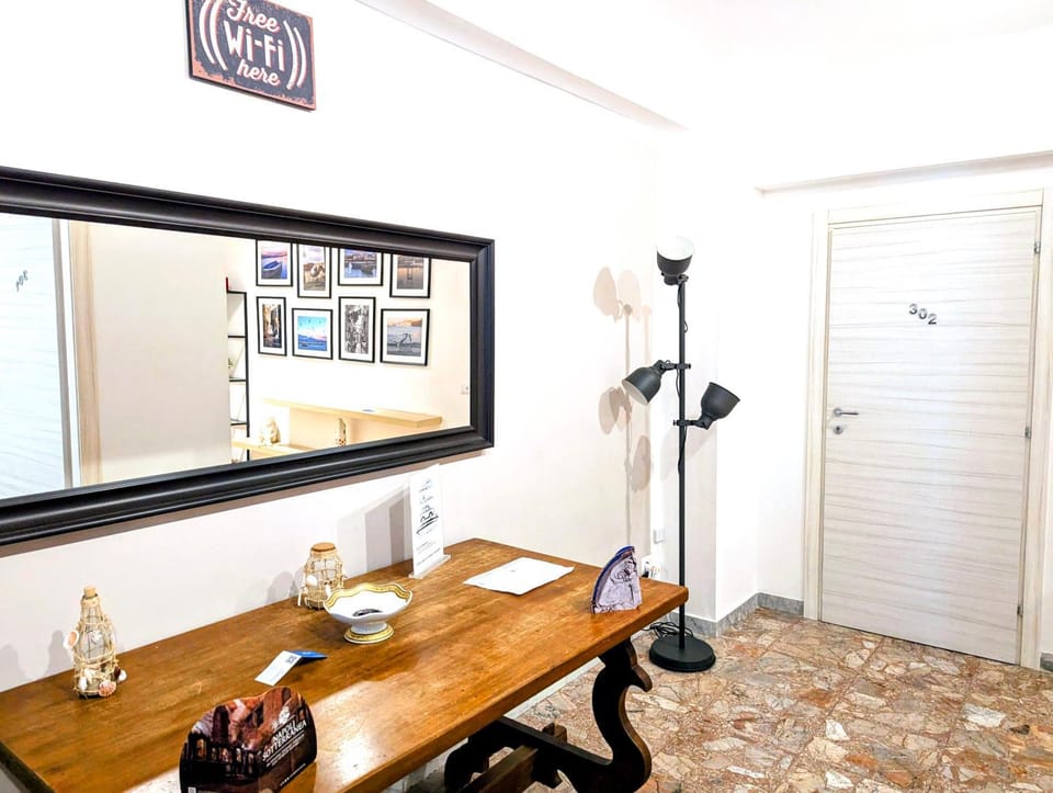 Lobby or reception, furniture