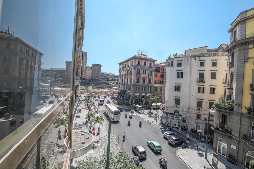 Municipio Suite Apartment in Naples