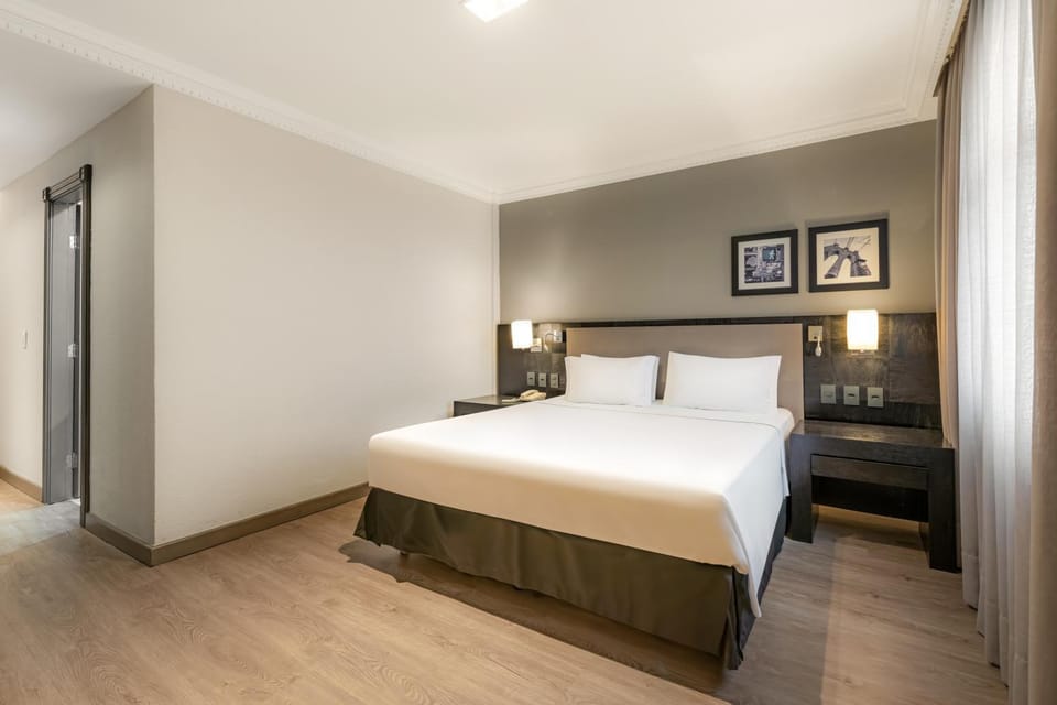 Bed, Photo of the whole room, Decorative detail, Bedroom