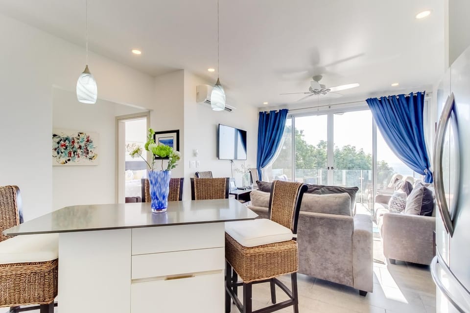 Sunset Blvd 402 Apartment in Jaco