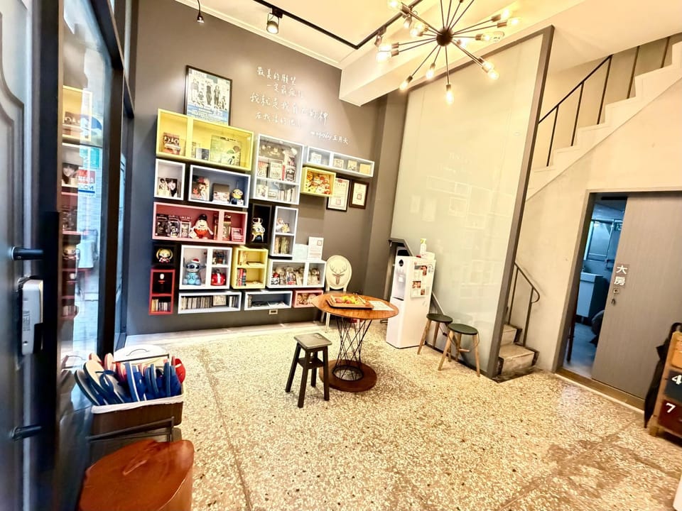 愛藝宿Art Space 台南民宿編號287 包棟民宿 寵物友善 近台南車站 Apartment in Kaohsiung