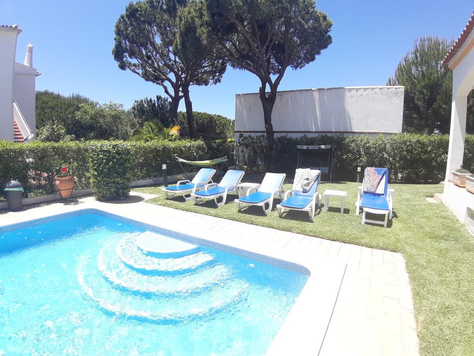 Garden, Garden view, Pool view, Swimming pool, sunbed
