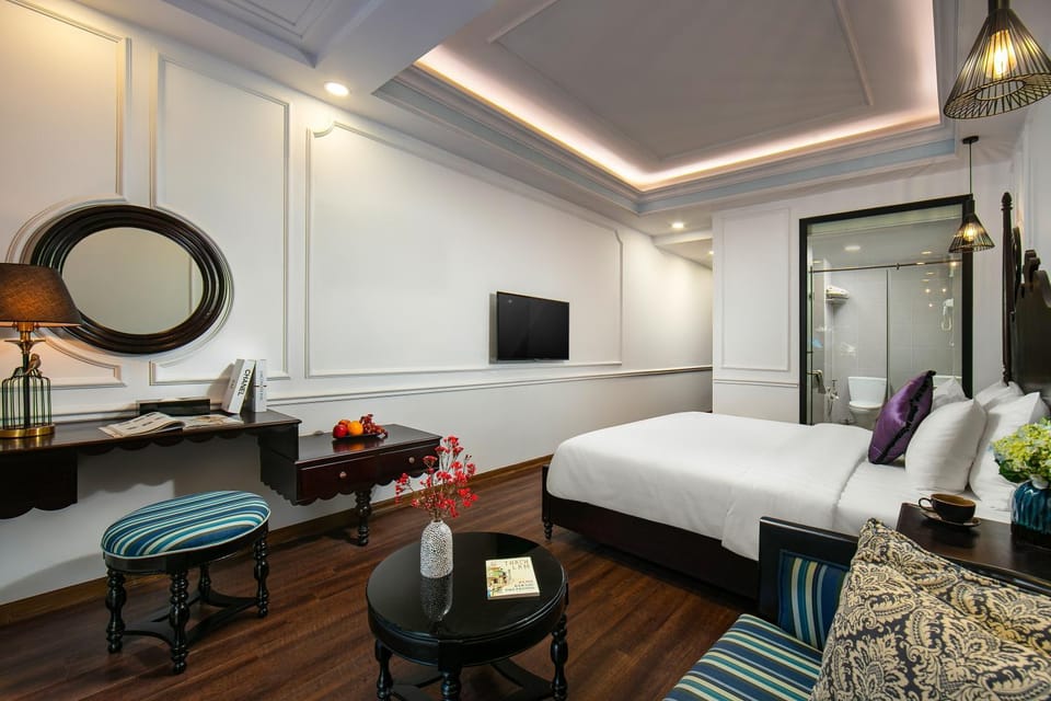 Bed, Living room, Photo of the whole room, Seating area, Bedroom, hair dresser, wardrobe