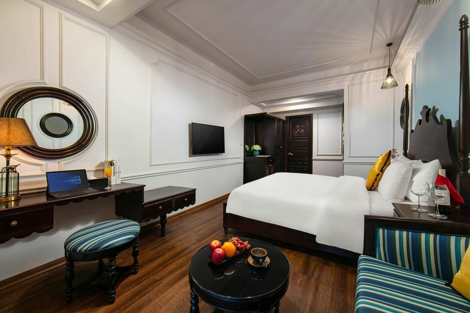 Bed, TV and multimedia, Photo of the whole room, Bedroom, wardrobe
