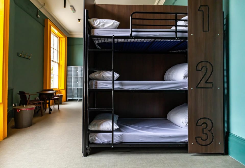 Bedroom, bunk bed
