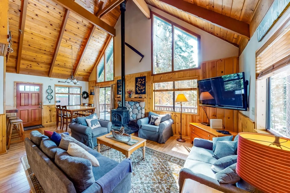 Pine Paradise House in Dorrington