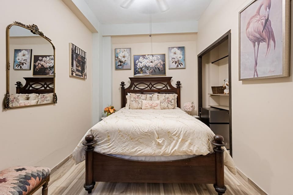 The Patio Room - Casa of Essence - Old San Juan Apartment in San Juan