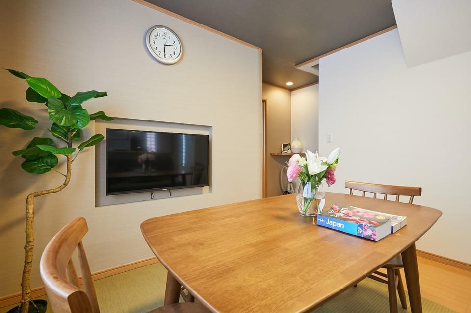 Living room, Dining area
