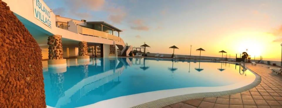 Neighbourhood, View (from property/room), Mountain view, Sea view, Street view, Swimming pool, Swimming pool