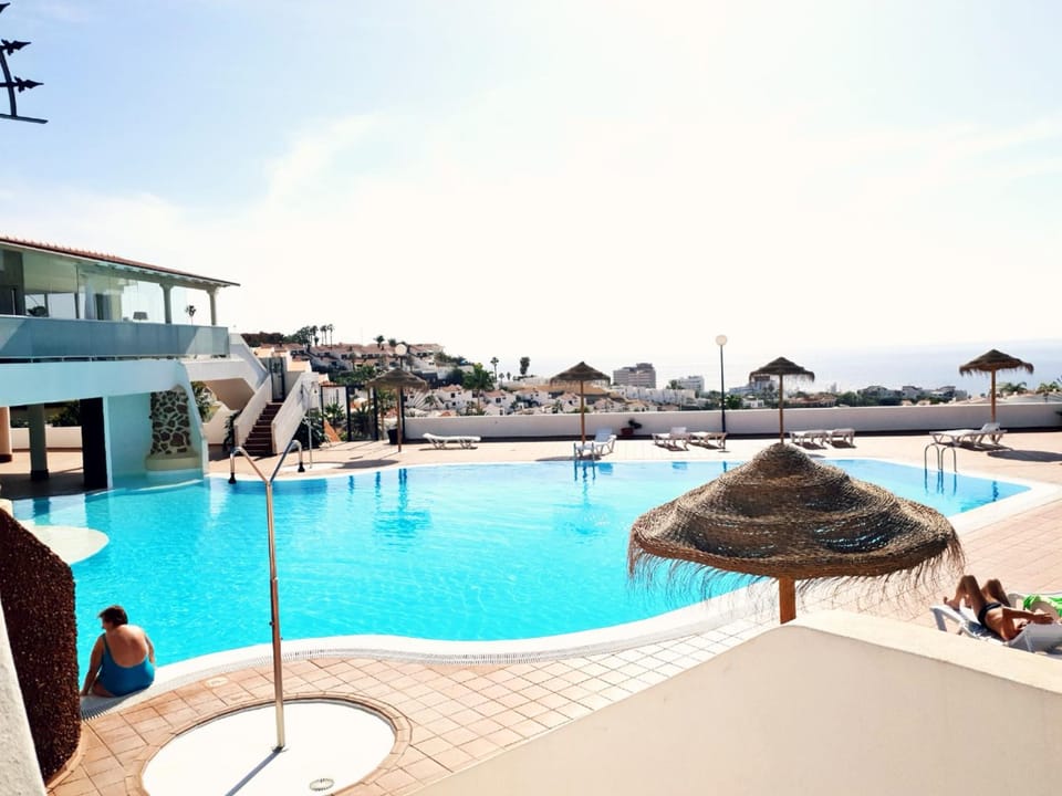 Area and facilities, Swimming pool, Swimming pool