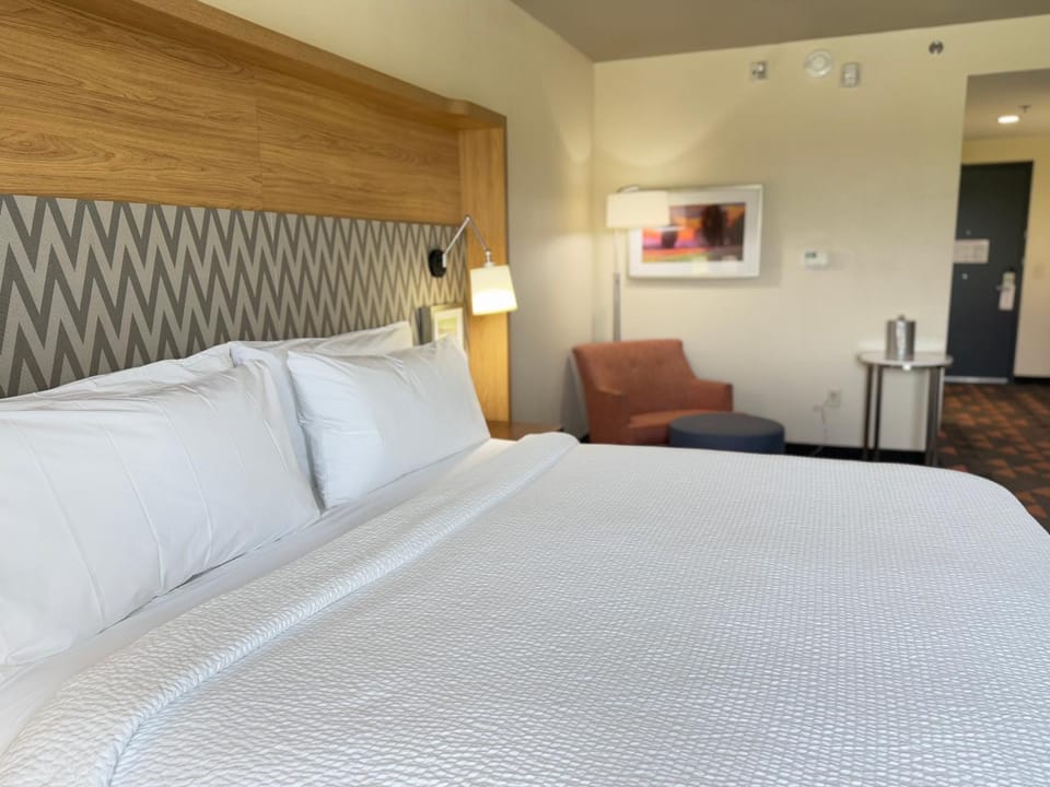 Holiday Inn & Suites - Fayetteville W-Fort Bragg Area by IHG Hotel in Fayetteville