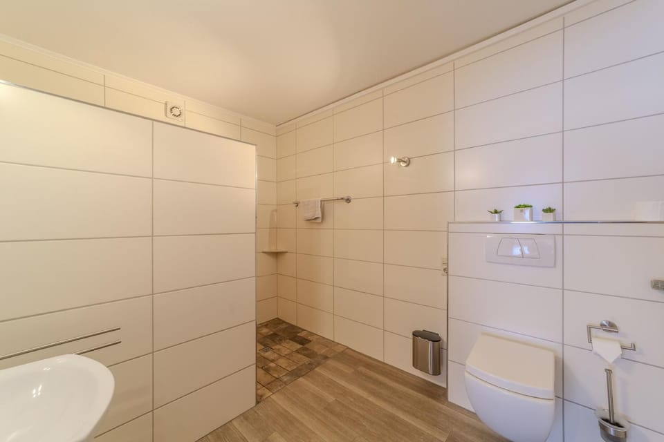 Familienhof Brüning - Doppelzimmer Waldesruh I Apartment in Lower Saxony, Germany