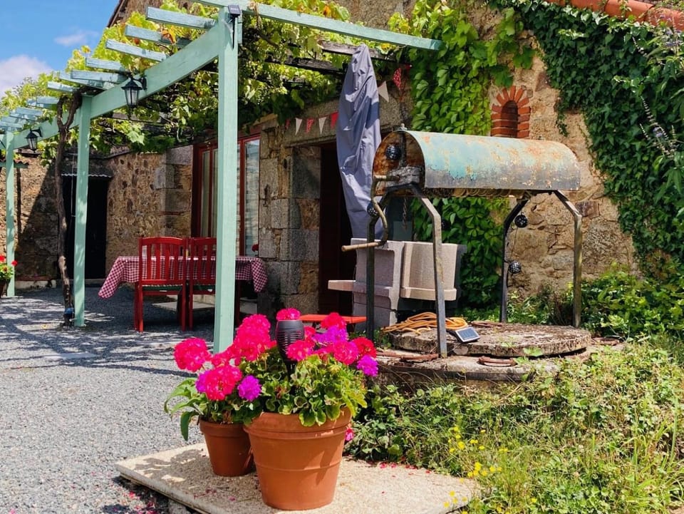 La Blatière French Cottages House in Nouvelle-Aquitaine