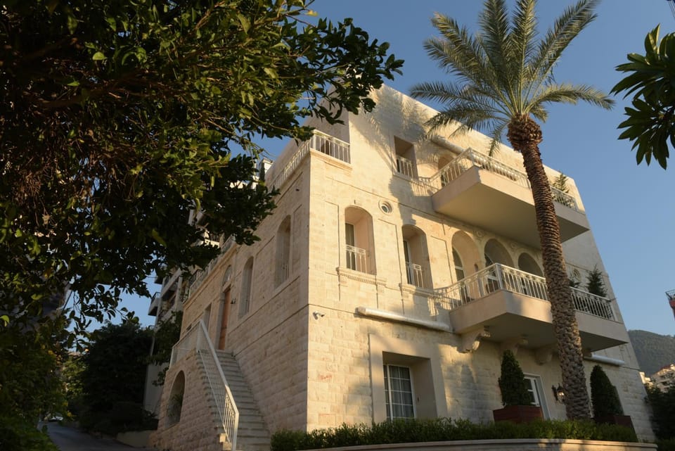 Facade/entrance, Garden, Beach, City view, Mountain view, Sea view, Street view